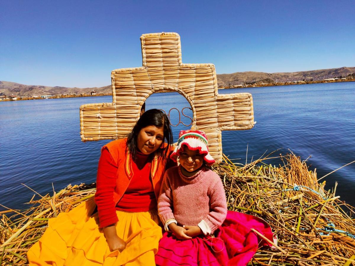 Uros Quechua'S Lodge Titicaca Puno Exterior photo