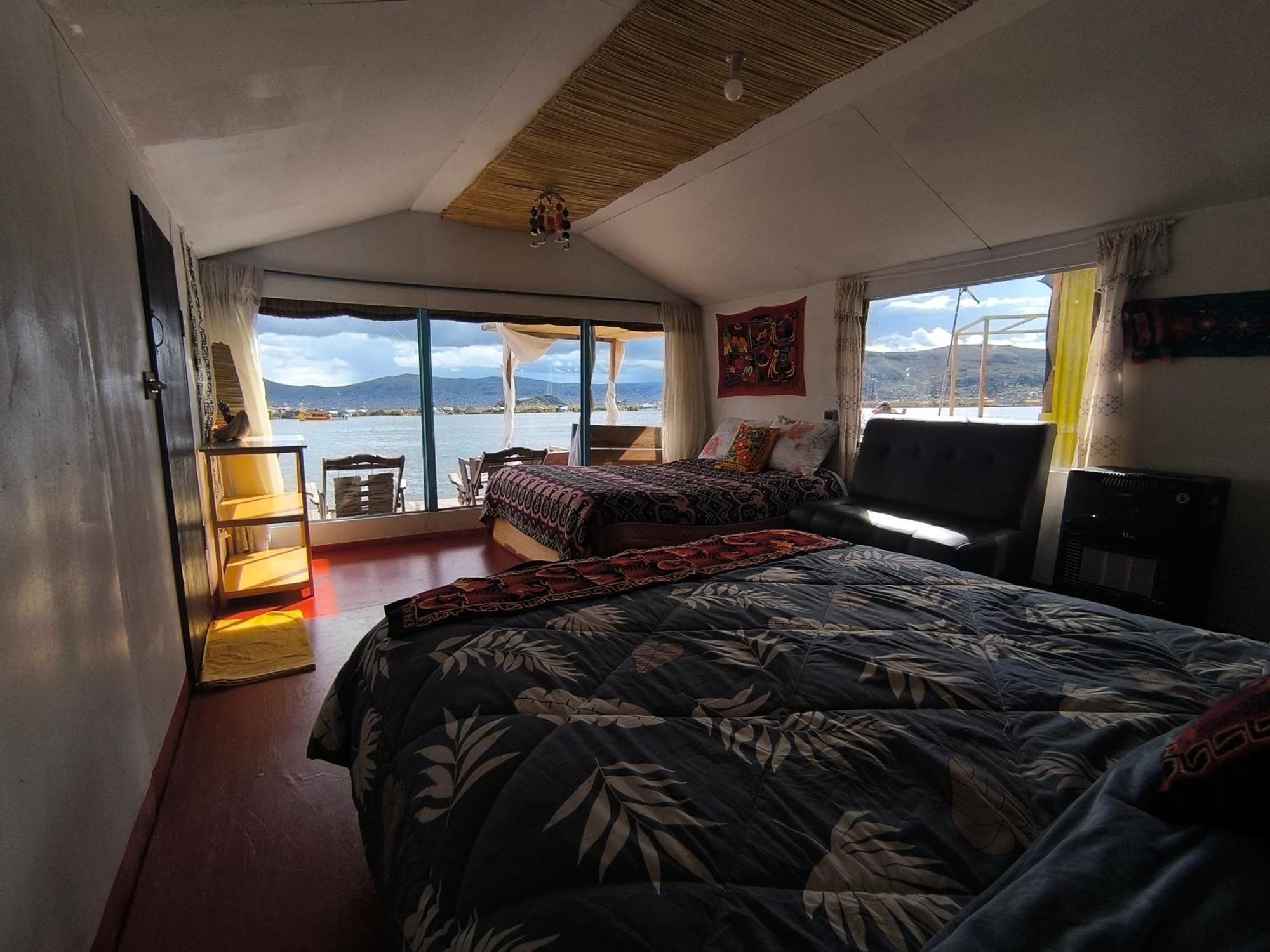 Uros Quechua'S Lodge Titicaca Puno Exterior photo